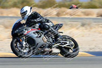 media/Jan-08-2022-SoCal Trackdays (Sat) [[1ec2777125]]/Turn 4 (1145am)/